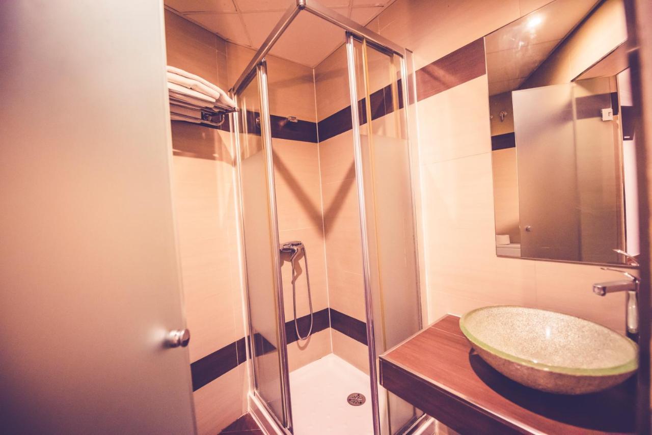 Hostal Sol Los Angeles マドリード エクステリア 写真